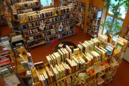 Große Auswahl an Büchern im BIZ Munderfing Bücherei Munderfing